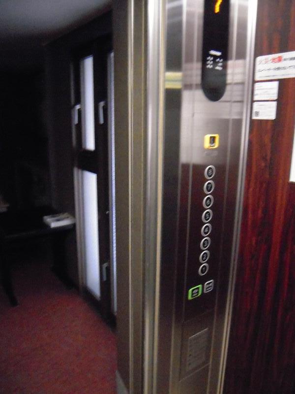 エレベーターボタン（別館　1階⇔各階）