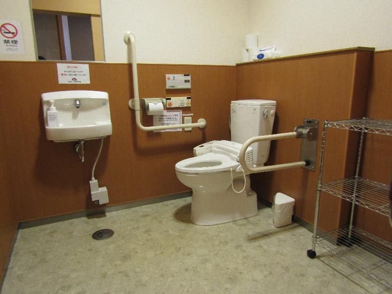 多機能トイレ内部