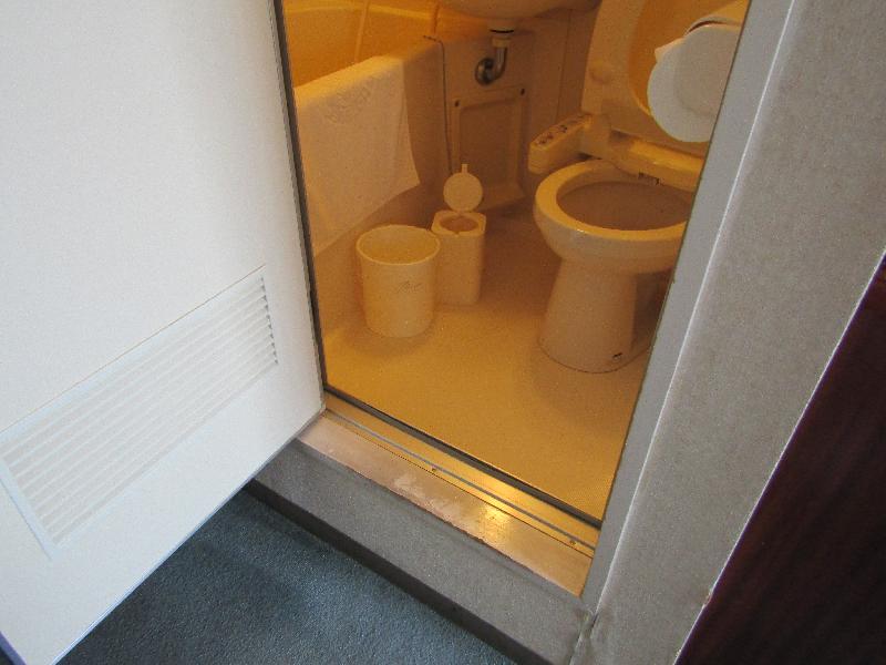 バストイレ入口（シングル　一般客室）