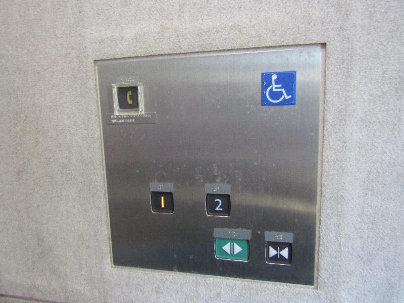 エレベーターボタン（近江鉄道改札⇔自由通路）
