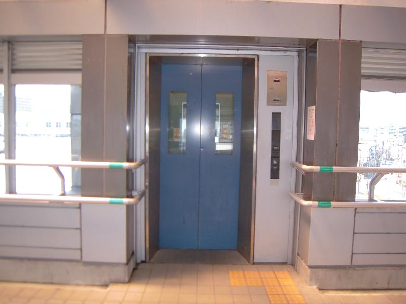 エレベーター（交番所前⇔2階通路）