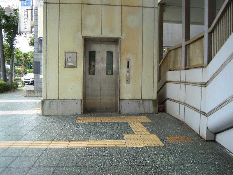 エレベーター（2階通路⇔1階）
