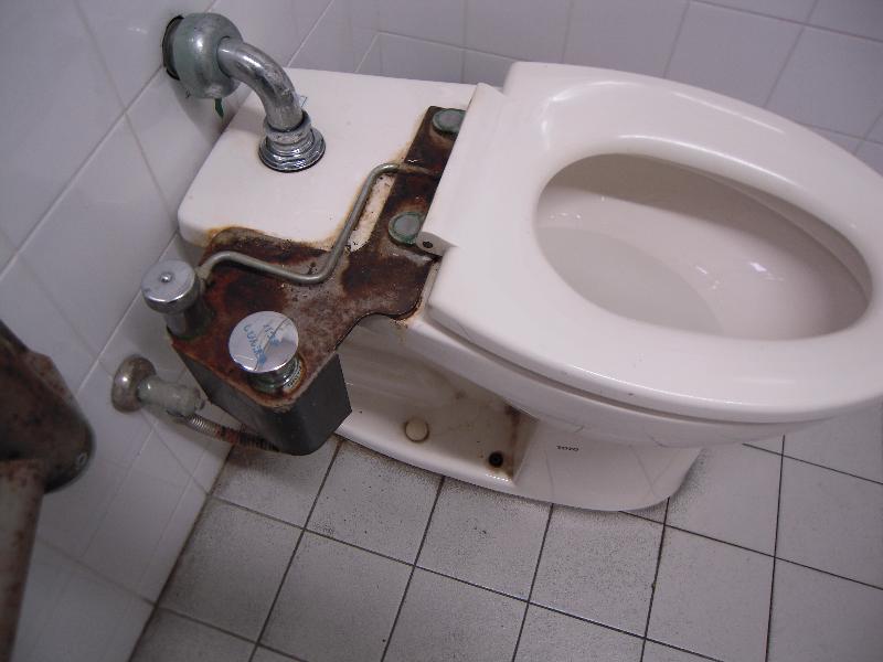 多機能トイレ簡易型オストメイト装置（改札内）