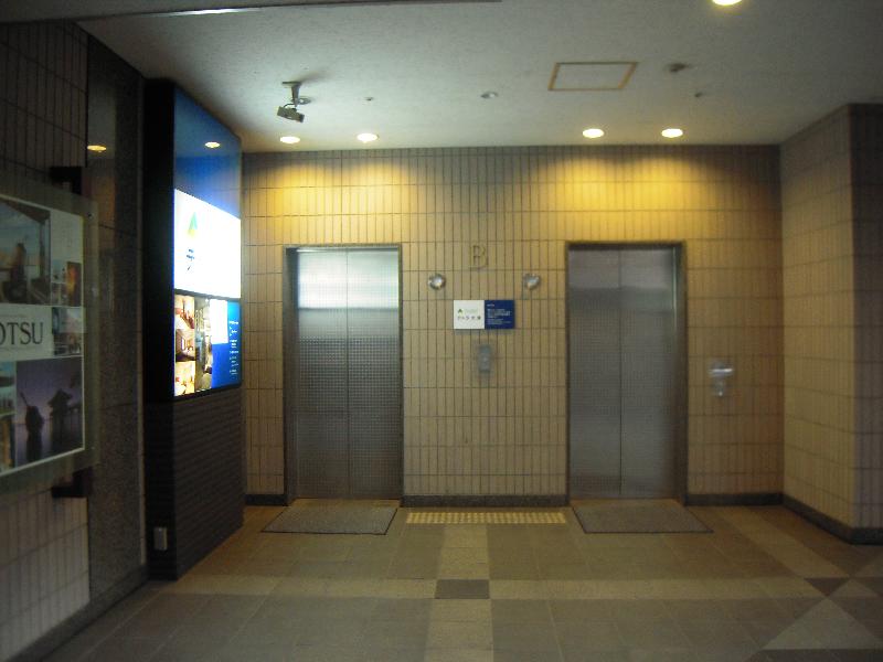 エレベーター入口（南口通路⇔ホテル）