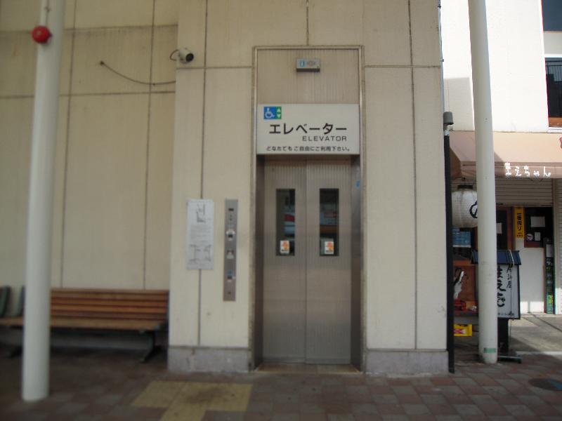 エレベーター入口（南口⇔2階改札外）