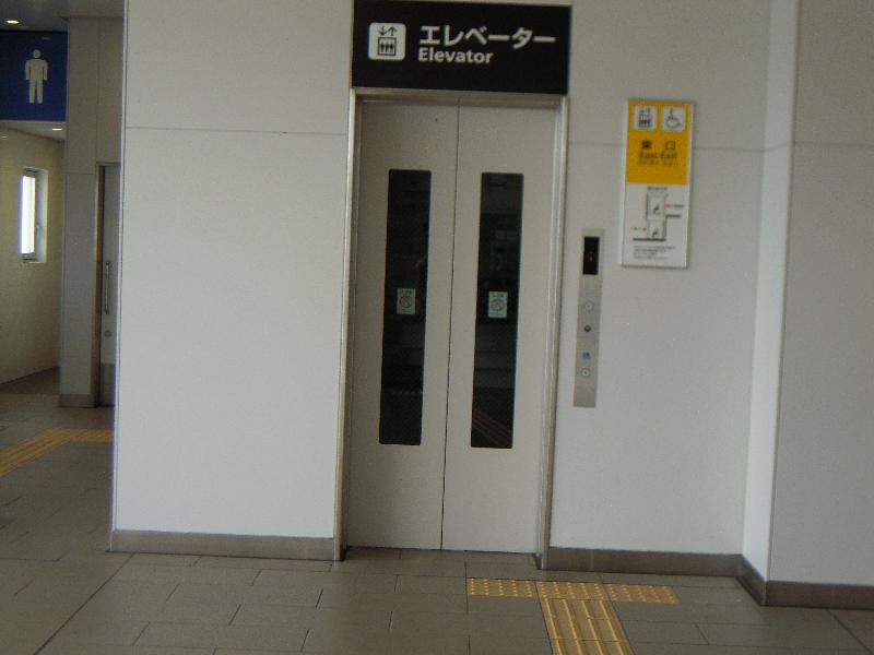 エレベーター入口（2階改札外⇔東口ロータリー）