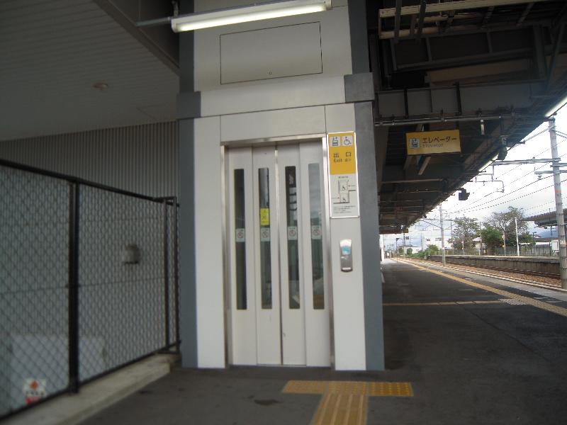 エレベーター入口（ホーム⇔2階改札内）