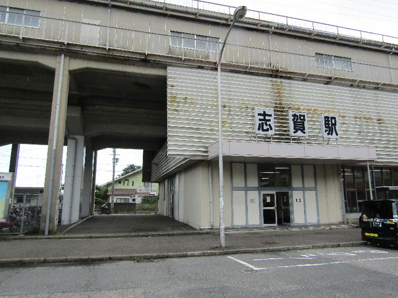 駅舎（表側）