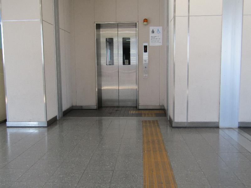 エレベーター（自由通路⇔近江鉄道）